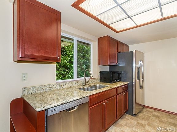 5th image of 26740 NE Stewart St