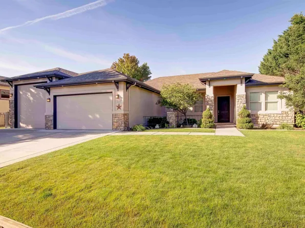 12141 W Pinewood River Ln, Star, ID 83669