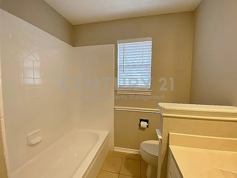 3704 Fairhaven Dr — Photo 13