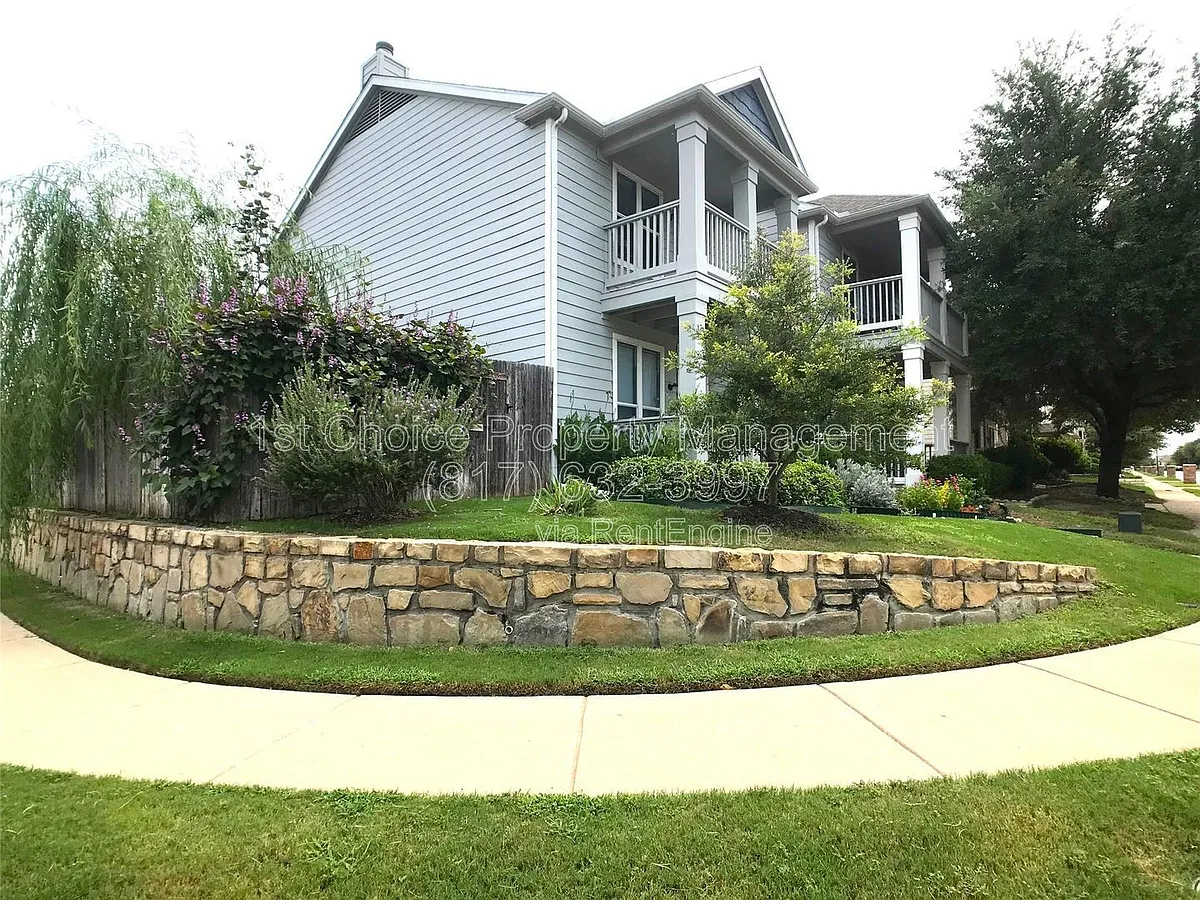 Building Photo - 10736 Traymore Dr
