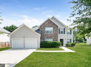 6020 Redtop Loop, Fairburn, GA 30213