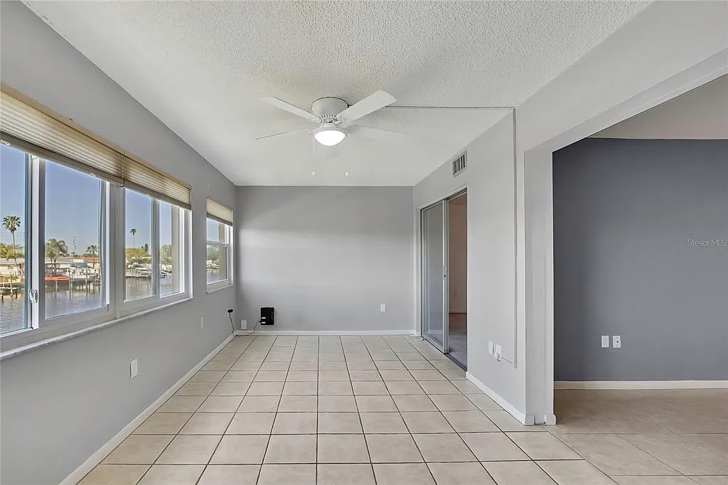 2 bed, 2.0 bath, 1388 sqft, $1,595 — Photo 4
