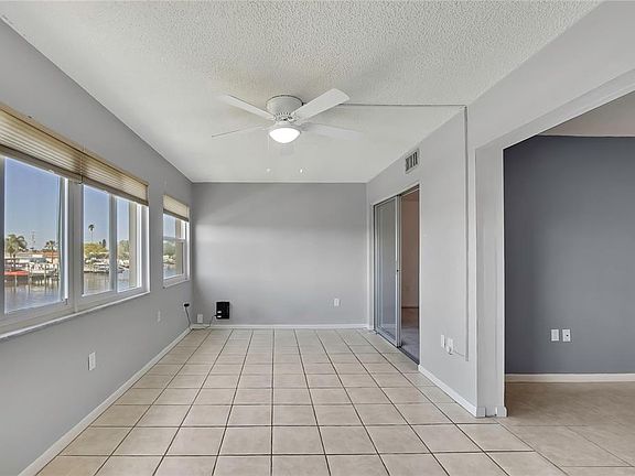 4th image of 4452 Garnet Dr Unit 203