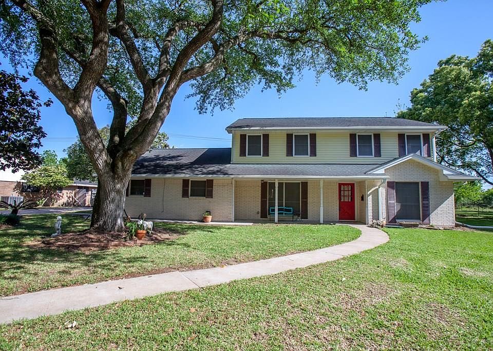 1st image of 8632 Twelve Oaks Dr