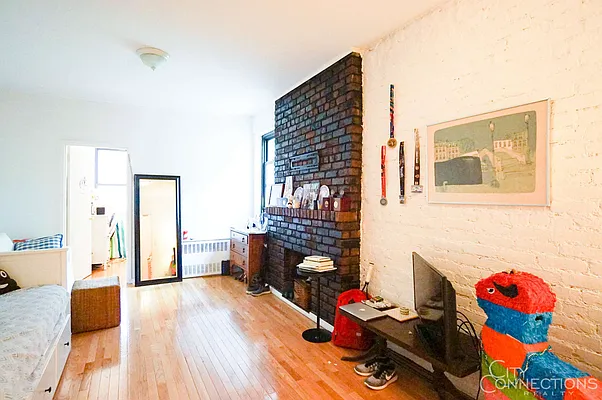 Rented by City Connections Realty | media 34