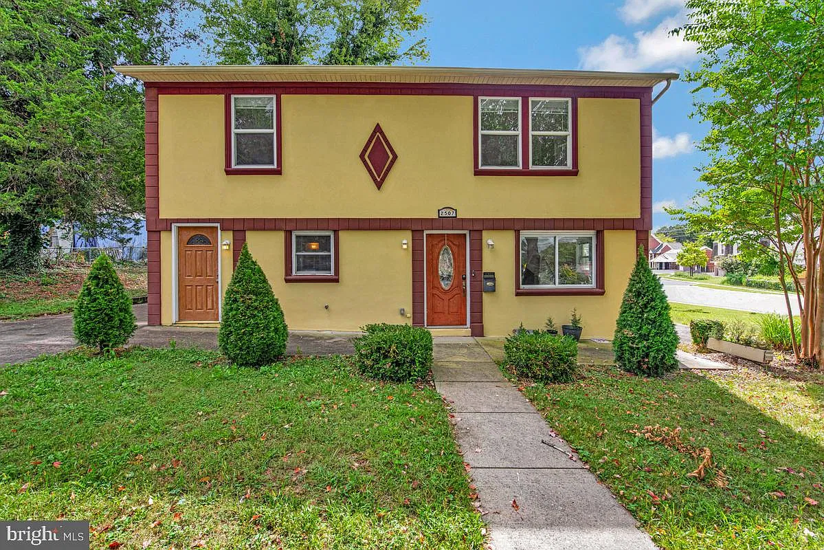 4 bed, 3.5 bath, 2373 sqft, $4,200 — Photo 1