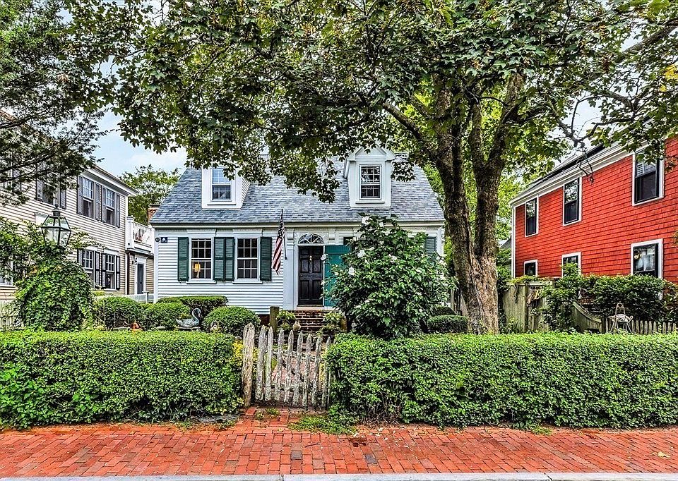 60 Commercial St, Provincetown, MA 02657 Zillow