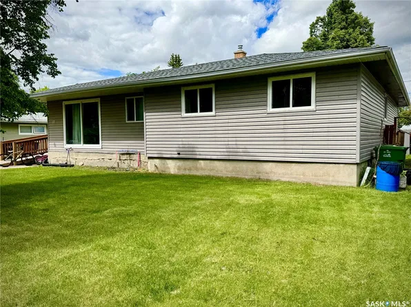 19 Logan Crescent W, Yorkton, SK S3N 0W1