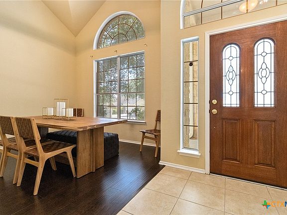 4th image of 906 San Fernando Ln