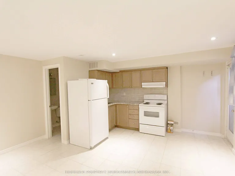 64 Beaver Ave #BASEMENT — Photo 4