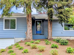 10416 Roosevelt Way NE, Seattle, WA 98125