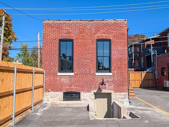 2nd image of 2837 Chippewa St