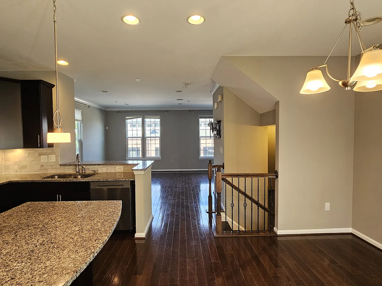 3 bed, 2.5 bath, 1980 sqft, $3,500 — Photo 4