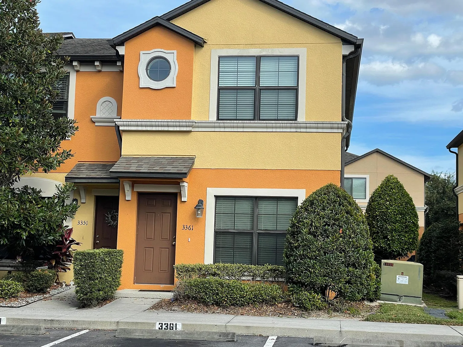 3 bed, 2.5 bath, 1420 sqft, $1,899 — Photo 1