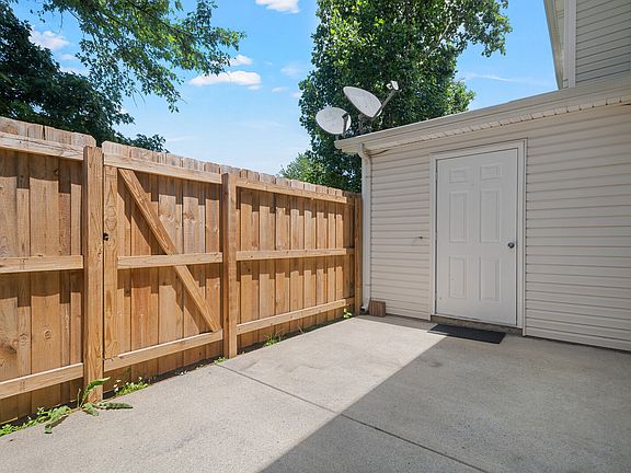 5th image of 426 Arapaho Dr