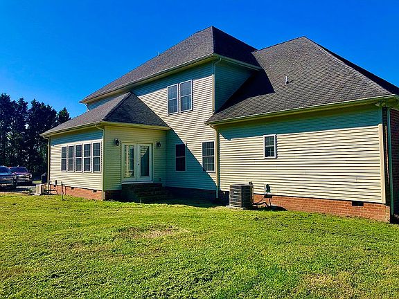 3rd image of 14868 Woodland Dr