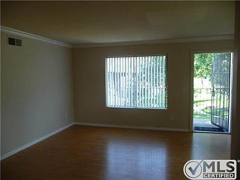 4th image of 331 Graves Ct #7C