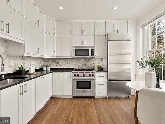 3rd image of 1561 33rd St NW