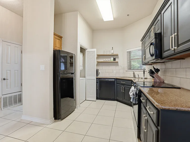 20 Tapatio Dr E #302 — Photo 6
