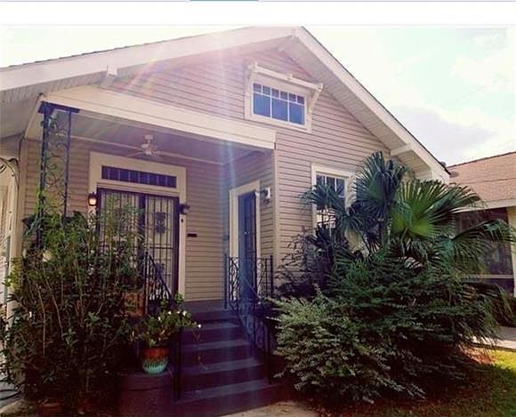 1st image of 604 Clare Ct