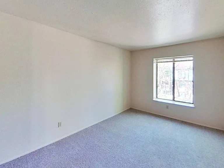 Briarwood Apartments — Photo 33