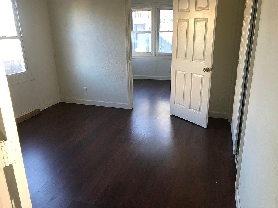 1st image of 44 Poinsettia Ave #44