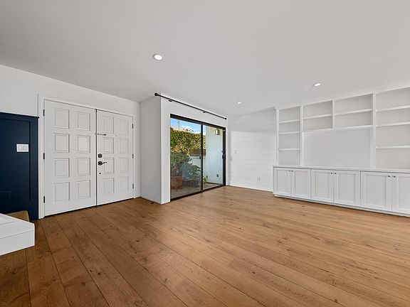 4th image of 812 16th St Unit 5