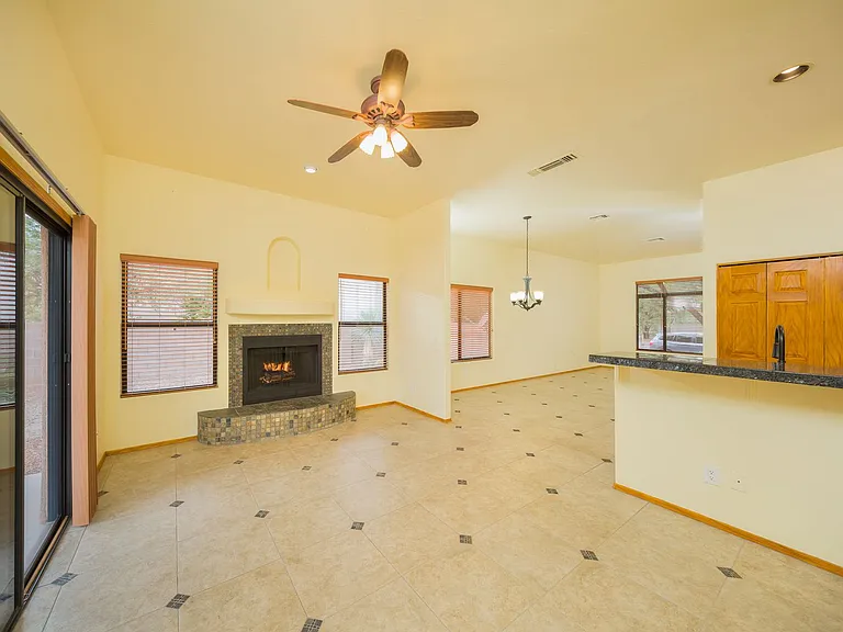 3073 W Placita Montessa — Photo 16