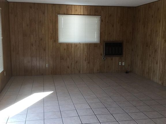 4th image of 735 Tiger Lilly Ln