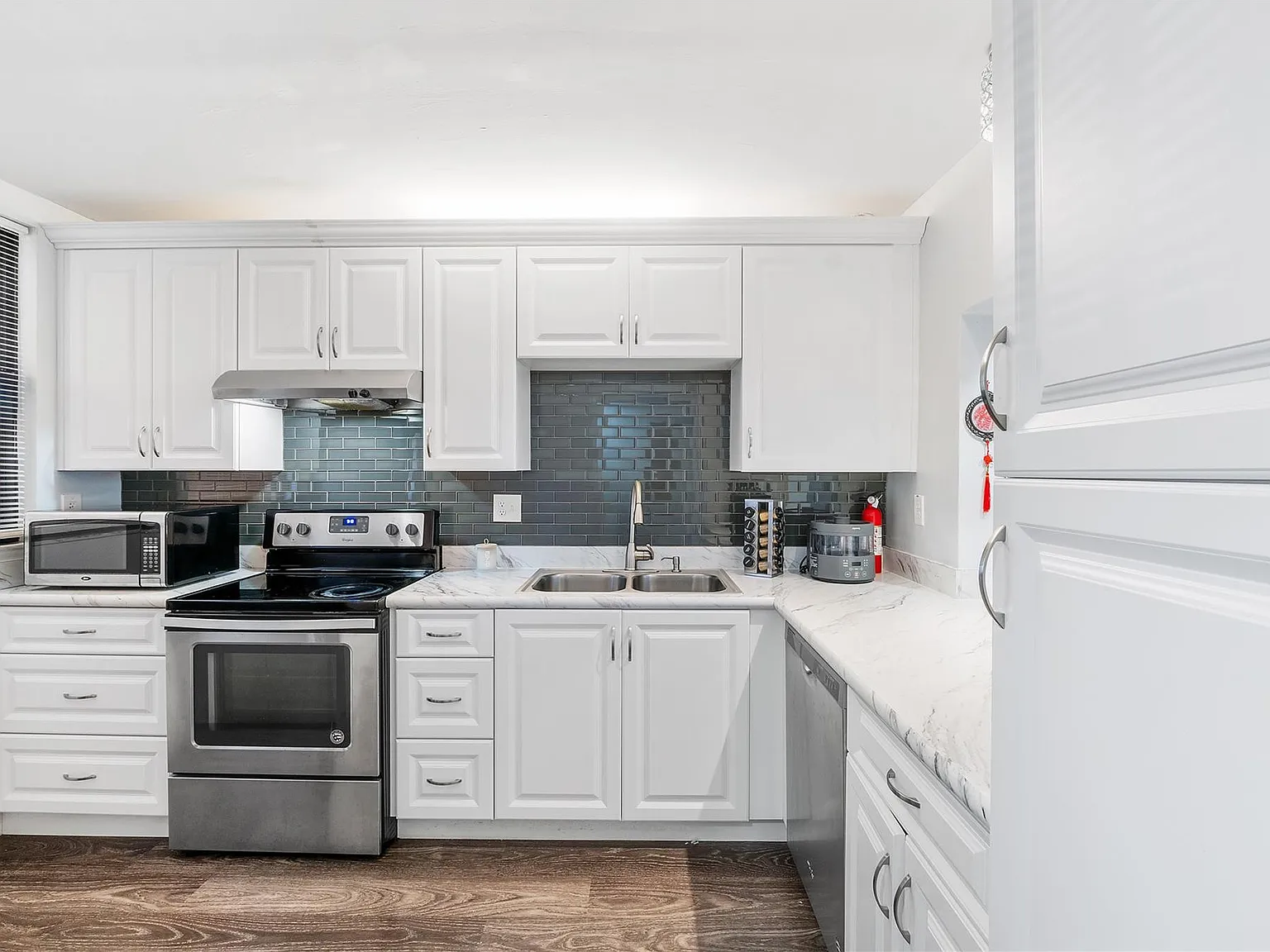 2 bed, 2.0 bath, 1068 sqft, $2,150 — Photo 3