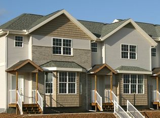 725 Oregon Parks Ave, Oregon, WI 53575