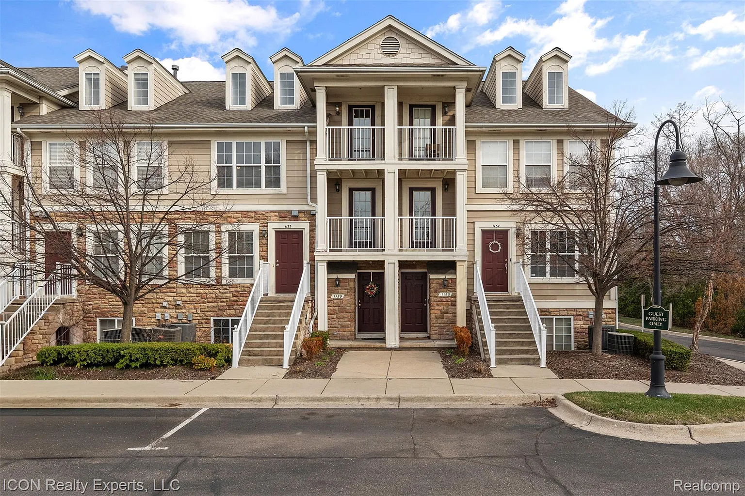 1159 Beaver Run photo 1