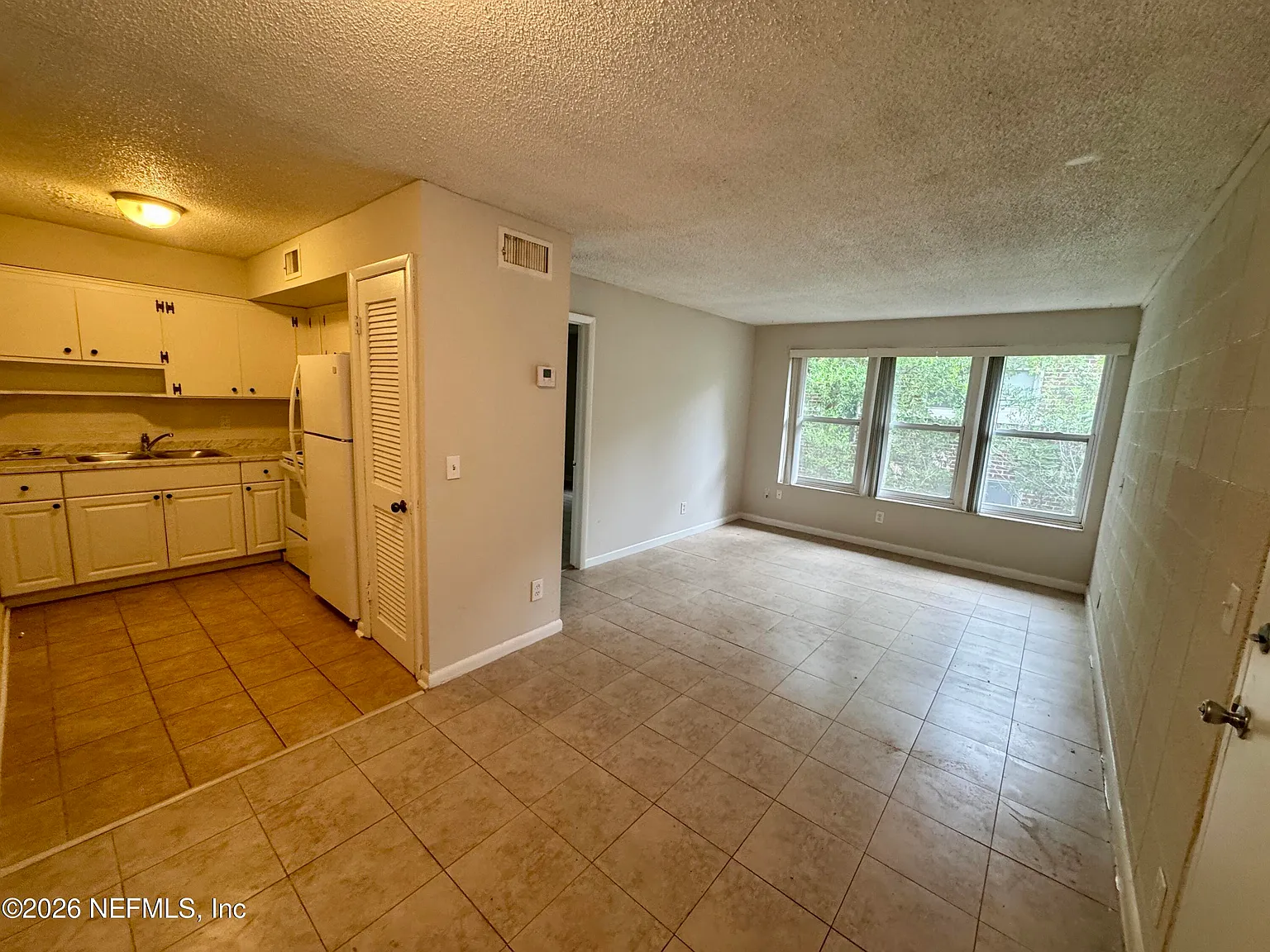 3212 Herschel St — Photo 2