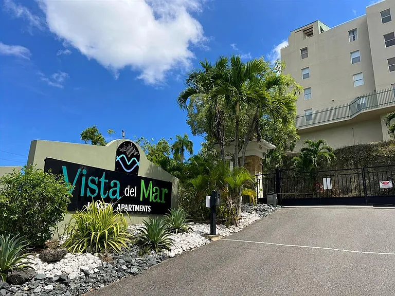 VISTA DEL MAR LUXURY Barrio Arenales Road 110 #C 201 — Photo 7