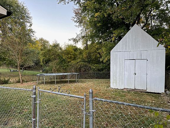 3rd image of 5113 Constance Dr