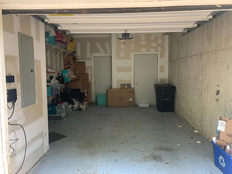 305 Shurs Ln — Photo 43