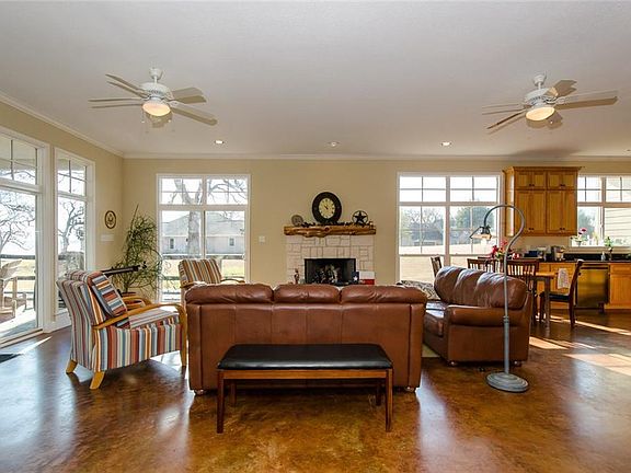 4th image of 608 Bayview Dr