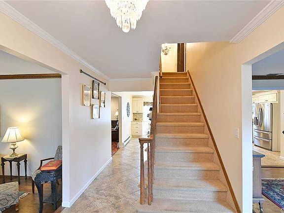 3rd image of 5 Ellen Ct