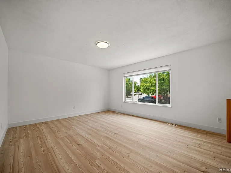 15989 E 18th Pl — Photo 7
