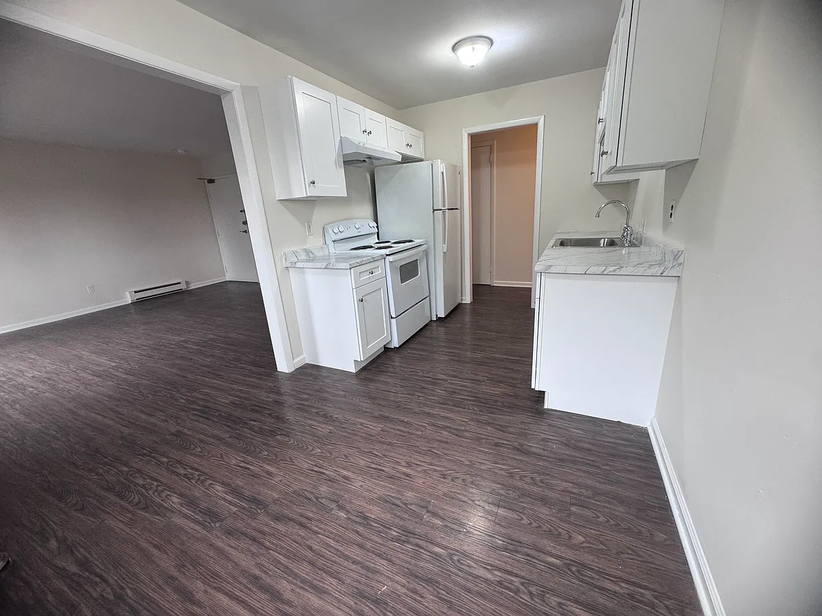 Building Photo - 155 W Cedar St #5