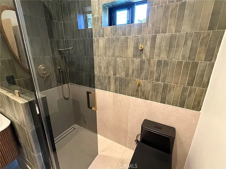 6632 Fulton Ave — Photo 10