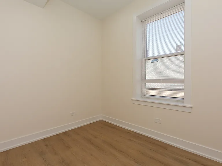 2036 N Hoyne Ave #2 — Photo 12