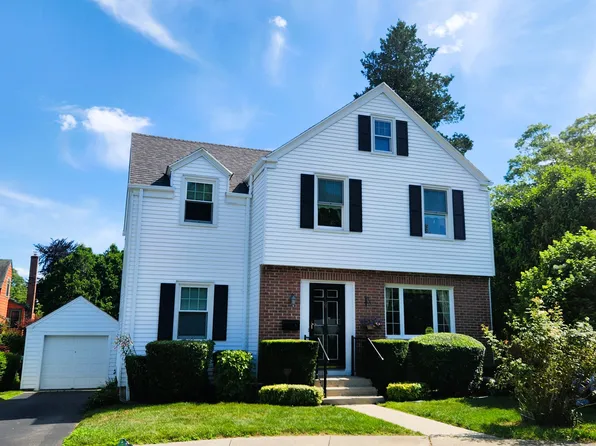 34 Henderson Road, New London, CT 06320