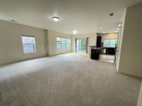 659 NE Adwick Dr, Hillsboro, OR 97006