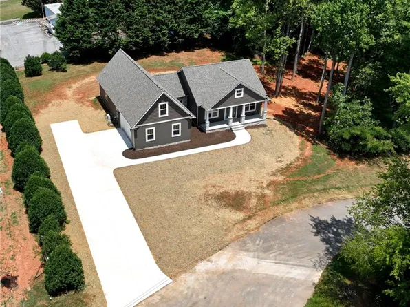 115 Burberry Ln, Purlear, NC 28665