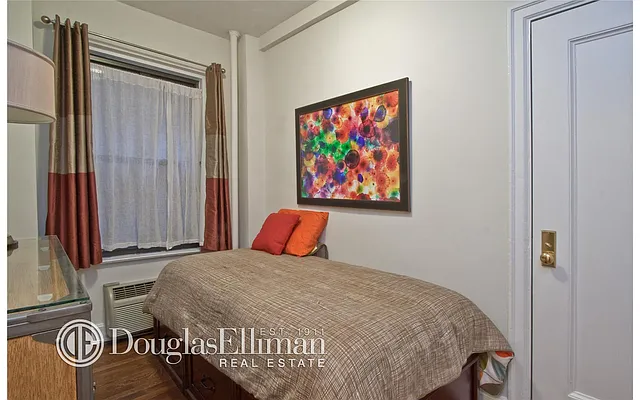 Sold by Douglas Elliman | media 16