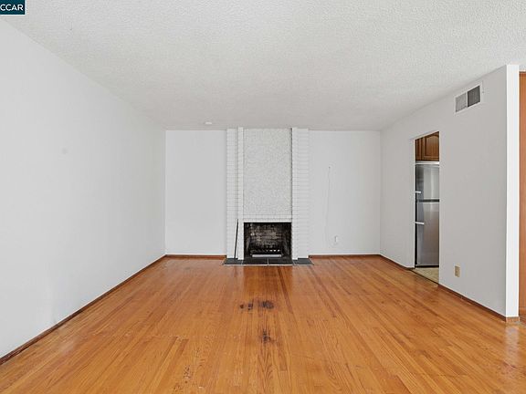 5th image of 939 Tara Hills Dr