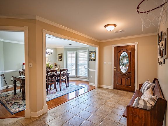 3rd image of 1178 Travis Rd