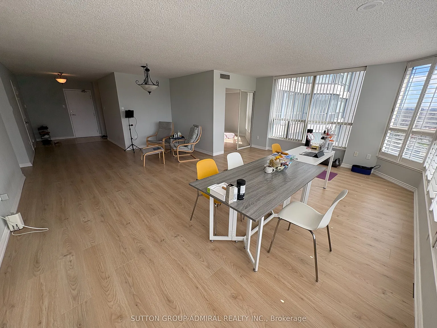 3 bed, $3,599 — Photo 1