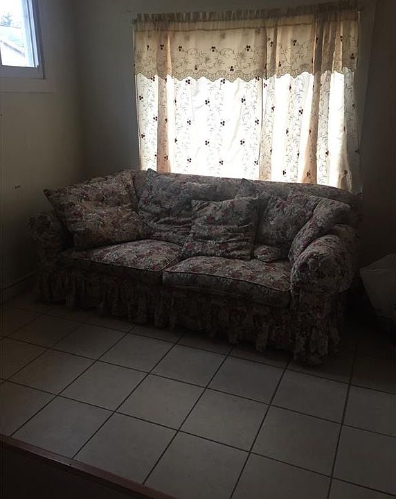 2nd image of 924 N Water St